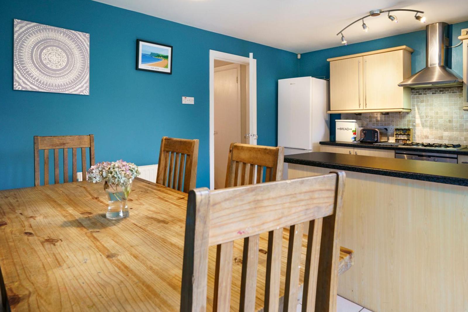 Close To City Centre Stylish 3 Bedroom House Hébergement de vacances