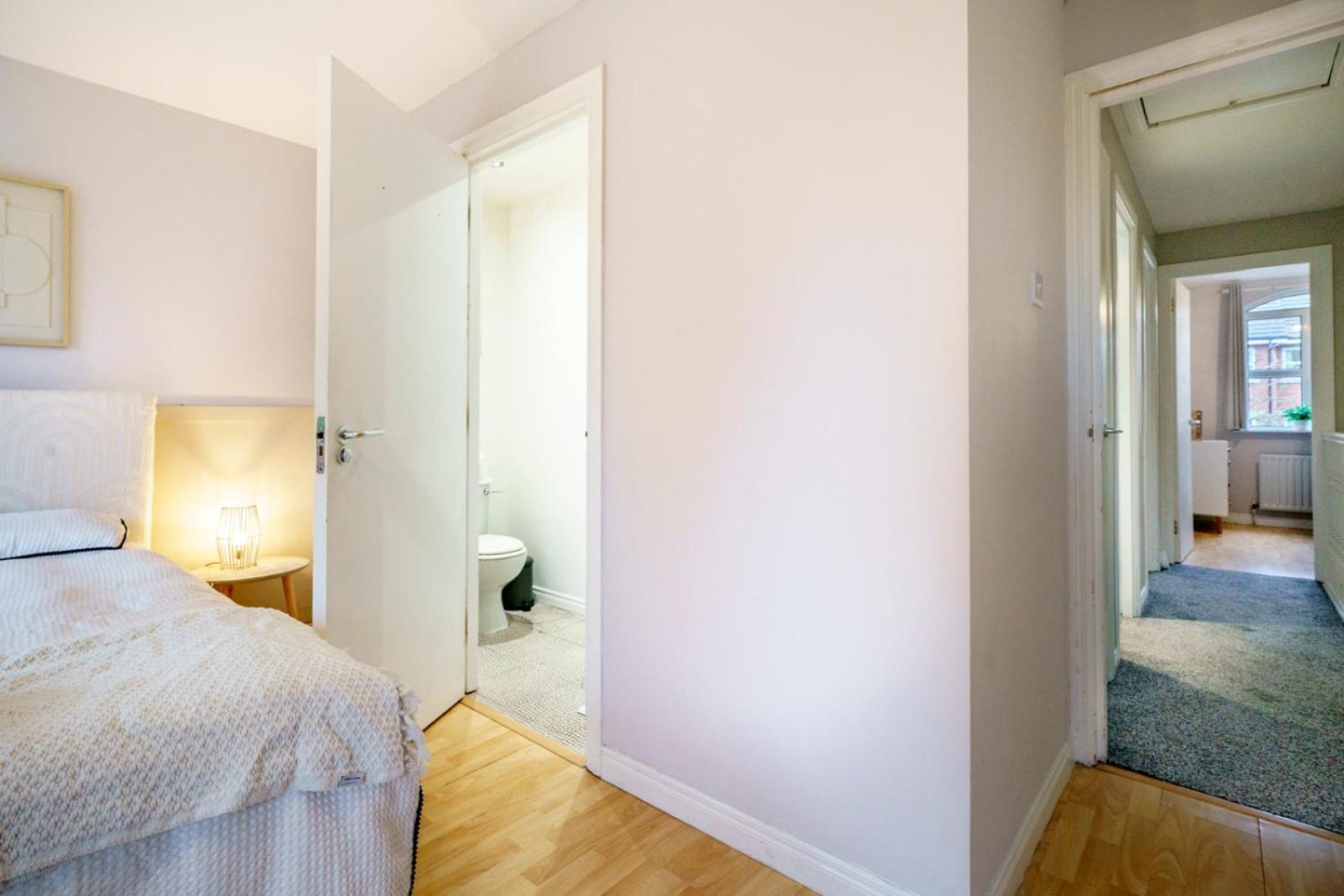 Hébergement de vacances Close To City Centre Stylish 3 Bedroom House *