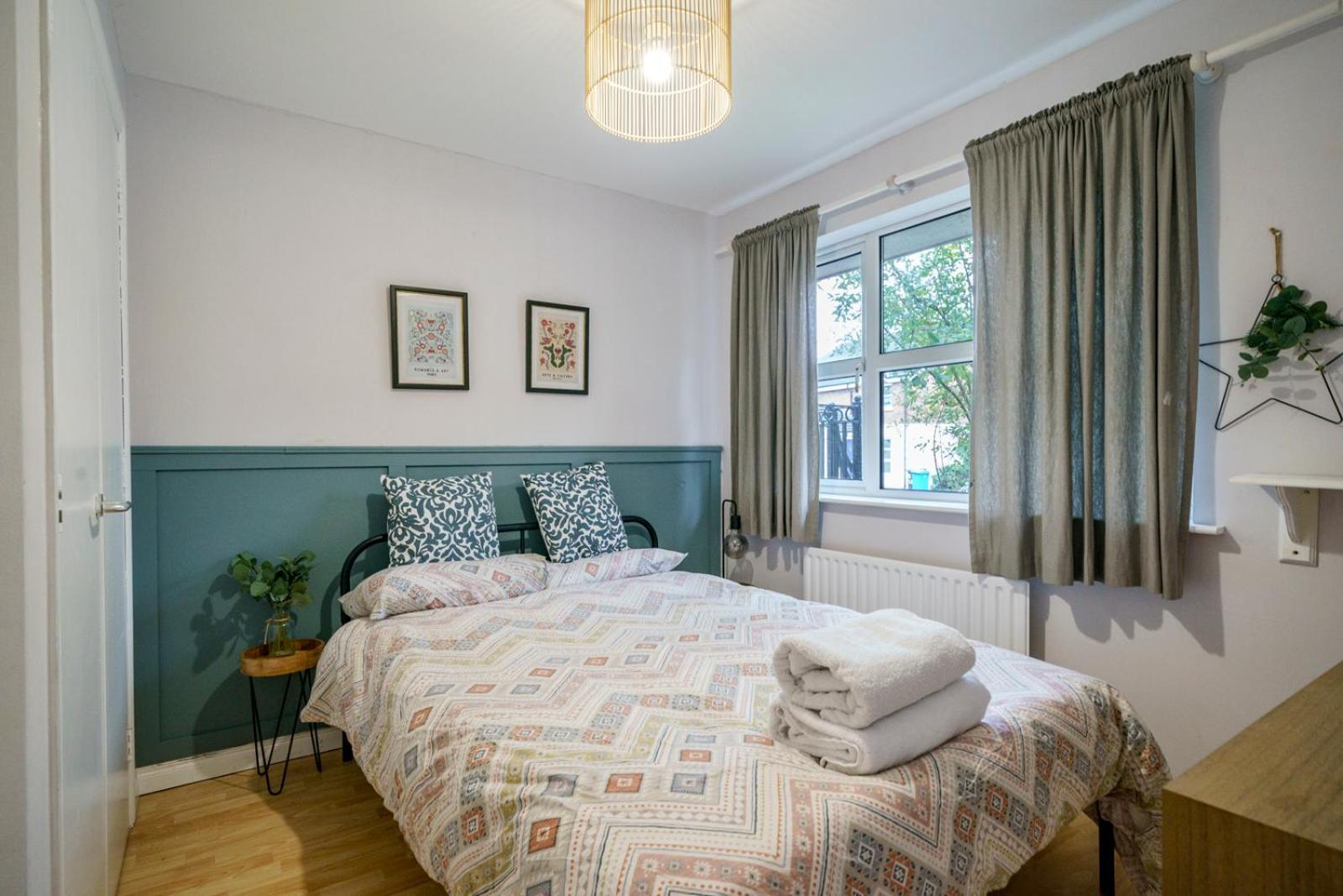 Close To City Centre Stylish 3 Bedroom House Hébergement de vacances Belfast
